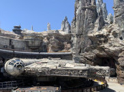 Intip Star Wars Galaxy’s Edge di Disneyland Park California