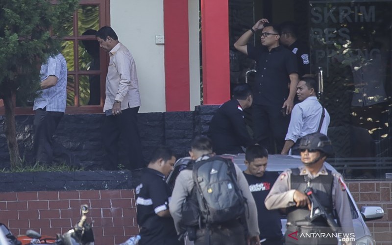 KPK Kembali Sita Uang Rp3,5 Miliar, US$33.200 dan Sin$134.711 dari Kamar Gubernur Kepri