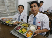 Siswa SMK Negeri 1 Jakarta Santap Makan Bergizi Gratis (MBG) Perdana Tahun 2026
