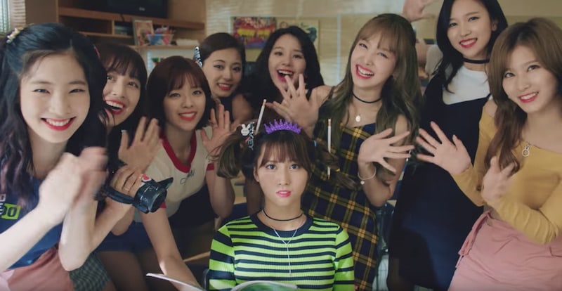 Lewat Lagu 'Likey', TWICE Sabet 40 Juta Viewers Dalam Waktu Singkat