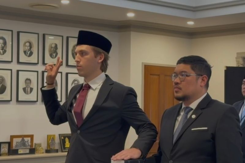 Luke Vickery Sumpah WNI di Sydney, Prabowo dari Jakarta Titip Pesan Bawa Timnas Lolos Piala Dunia 2030
