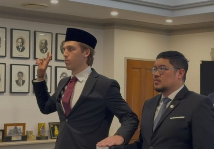 Luke Vickery Sumpah WNI di Sydney, Prabowo dari Jakarta Titip Pesan Bawa Timnas Lolos Piala Dunia 2030