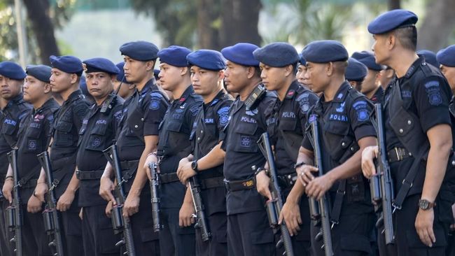 [HOAKS atau FAKTA]: Warga Negara Tiongkok Jadi Brimob