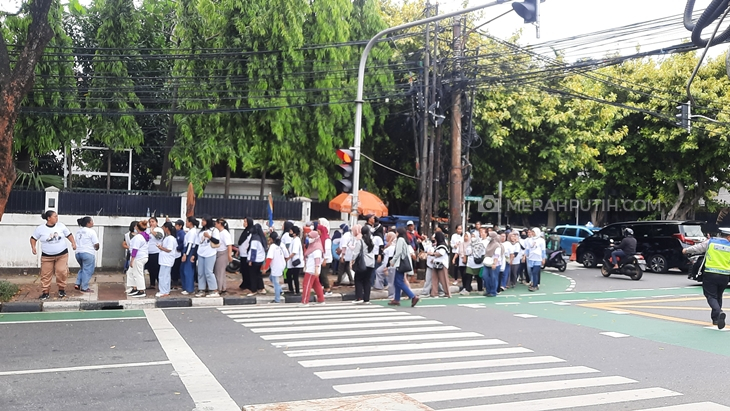 Pendukung Capres-Cawapres Mulai Datang ke KPU Ramaikan Deklarasi Kampanye Damai