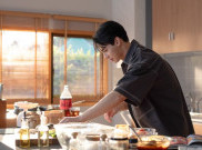 Nostalgia Momen Makan Bersama, Coca-Cola Rilis Film Bersama Win Metawin