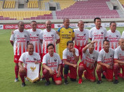 Laga Ekshibisi Timnas Legenda, Gibran Cetak Gol Usai Terima Umpan Cantik Kurniawan