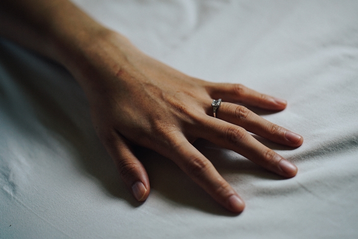 (Trivia 3) Gangguan pada pergelangan tubuh yang tertekan hingga iritasi (Foto Unsplash Galen Crout)