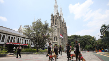Pengamanan Gereja Katedral Jelang Misa Agung Paus Fransiskus