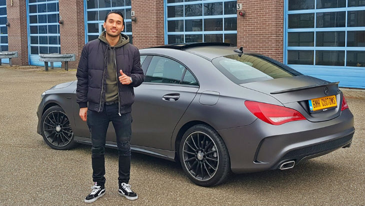 Striker Timnas Indonesia U-23 Pamer Mobil Mewah