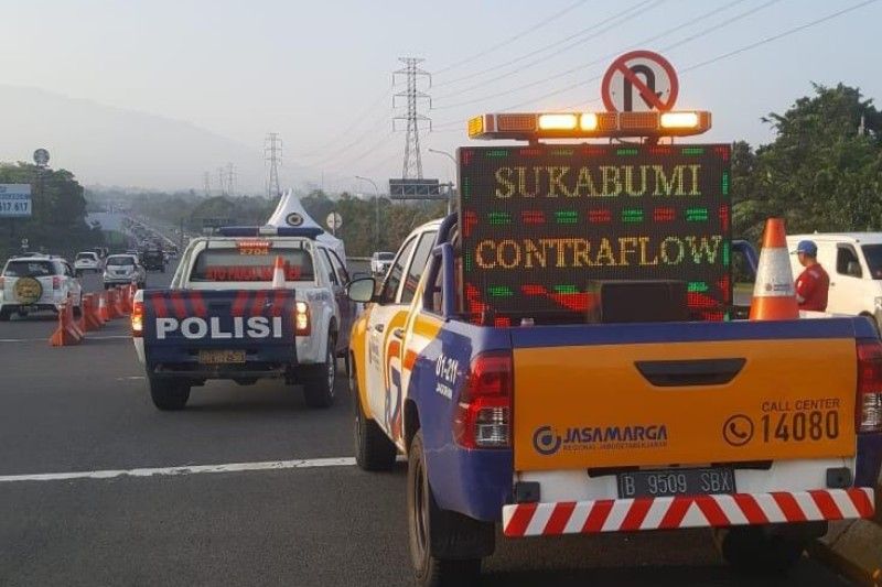 Urai Kemacetan Menuju Puncak, Tol Jagorawi Berlakukan Contra Flow