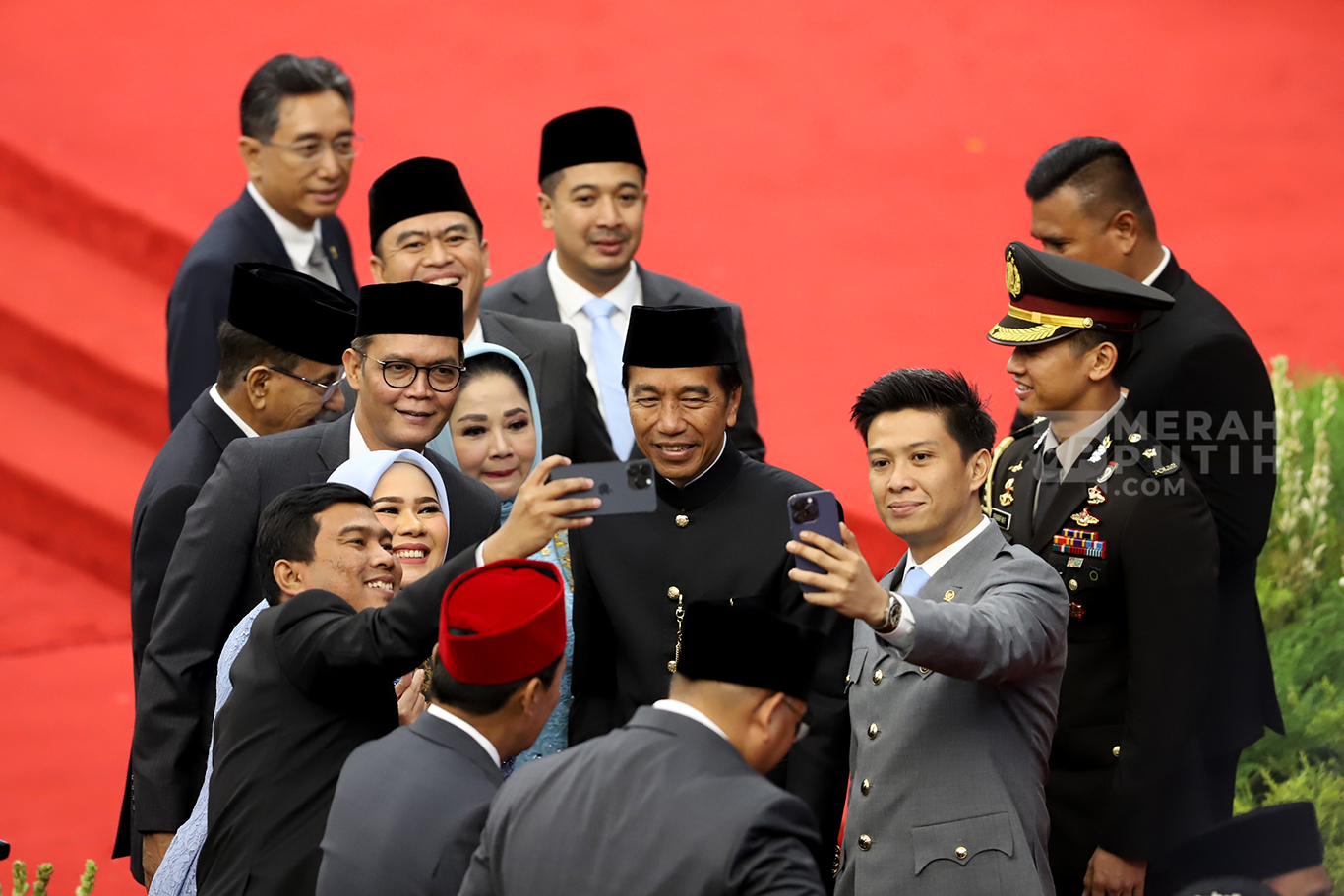 Momen Presiden Joko Widodo Hadiri Pelantikan Presiden dan Wakil Presiden RI