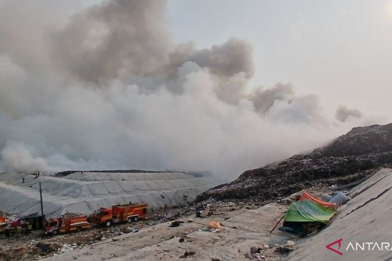 Status Merah Kebakaran TPA Jatiwaringin, Pemkab Tangerang Minta Bantuan Helikopter BNPB