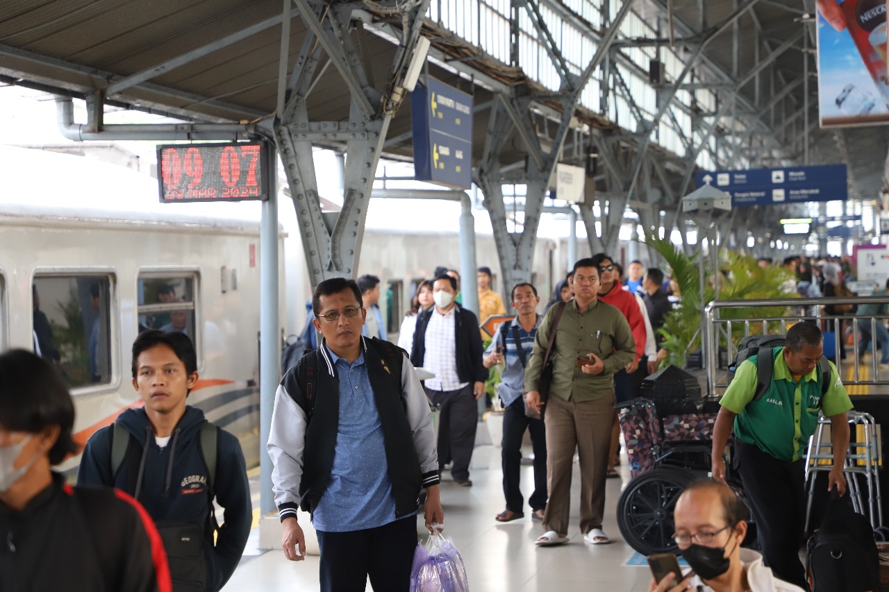 Lonjakan Penumpang Kereta Libur Panjang Waisak Sudah Mulai Sejak Rabu