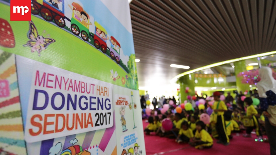 Berdongeng Bersama di Stasiun Gambir