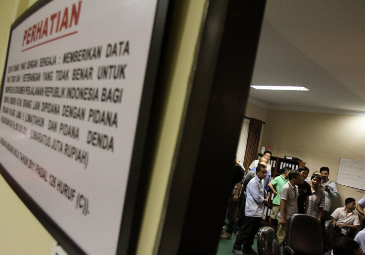 Kantor Imigrasi Palu Diserbu Ratusan Warga Tiongkok