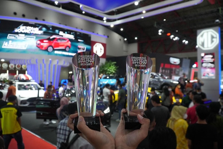 MG 4 EV Jadi Mobil Listrik Terfavorit di IIMS 2023