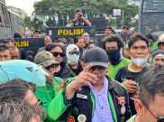 Ribuan Ojol Tutup Jalan, Minta Kenaikan Tarif hingga Tuntut Prabowo Sanksi Aplikator