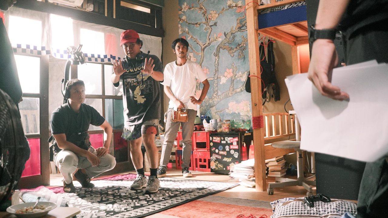 Kunto Aji Persembahkan Kado Istimewa untuk Ibu Lewat Video Musik 'Melepas Pelukan Ibu'