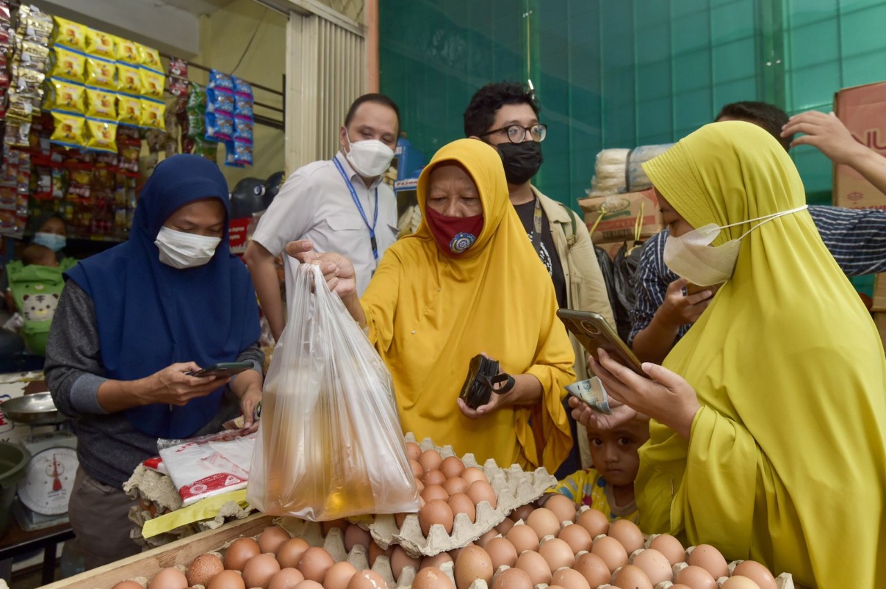 Penyaluran minyak goreng rakyat. (Foto: Kemendag)