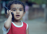Tingkatan Usia Anak-Anak Mengenal Gadget, Jaga Jangan Kecanduan