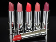 Warna Lipstik yang Hits Tahun 90-an, Masih Terbawa hingga Kini?