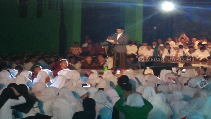 Sambangi Lampung, Presiden Jokowi Disambut Seluruh Kiai dan Santri