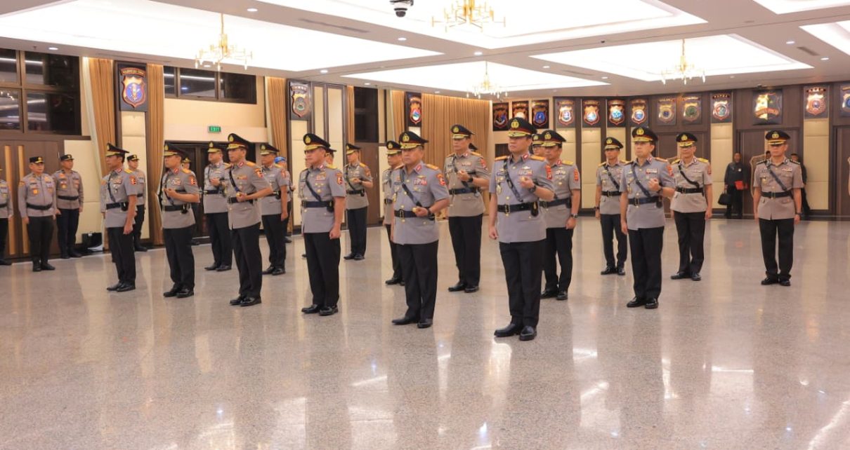 Pejabat Tinggi Polri Dilantik, Komjen Syahardiantono Jabat Kabareskrim, Irjen Asep Edi Resmi Jadi Kapolda Metro Jaya