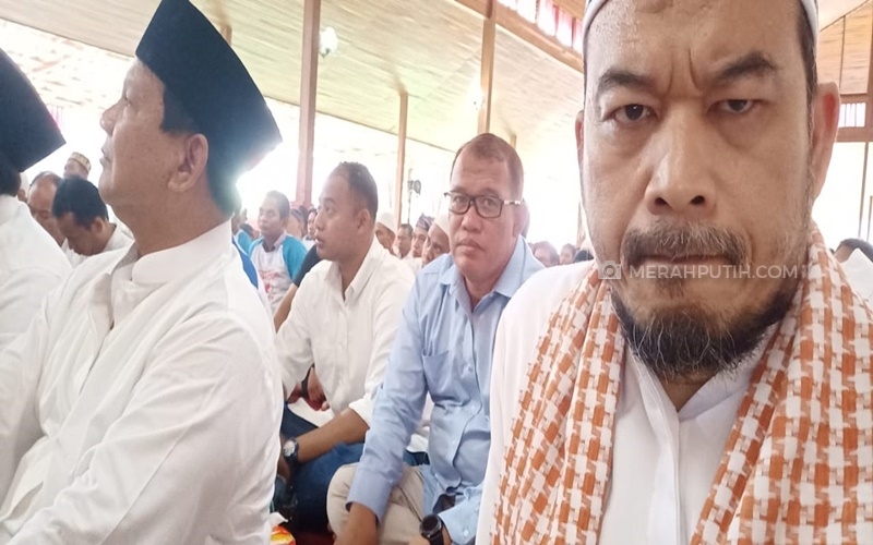  Diam-Diam Ustaz Sambo Ambil Foto Prabowo Jumatan