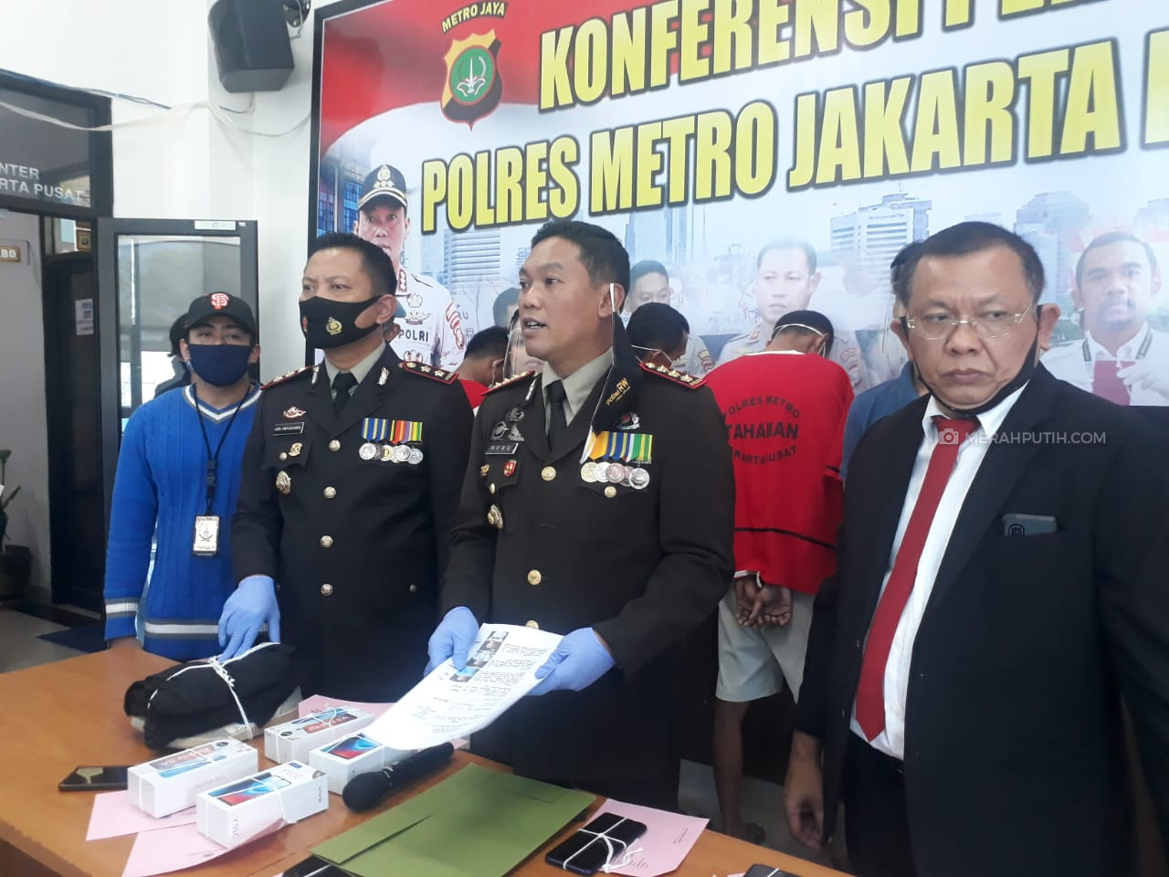 Pakai Pistol Mainan, Polisi Gadungan Peras Istri Warga Jerman Rp150 Juta