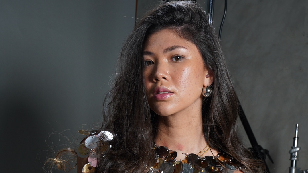 Jaz Rowe Angkat Sudut Pandang Berbeda dari LDR Lewat Single Perdana 'Tak Biasa'
