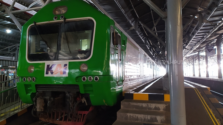 Kereta api di Stasiun Tugu Yogyakarta. (Foto: MP/Patricia Vicka)