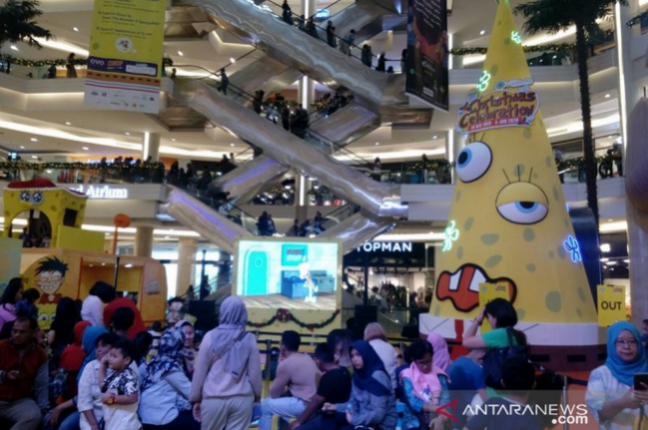 Dekorasi Natal bertema kartun Spongebob di mal Kota Kasablanka, Jakarta. (ANTARA/Yogi Rachman)
