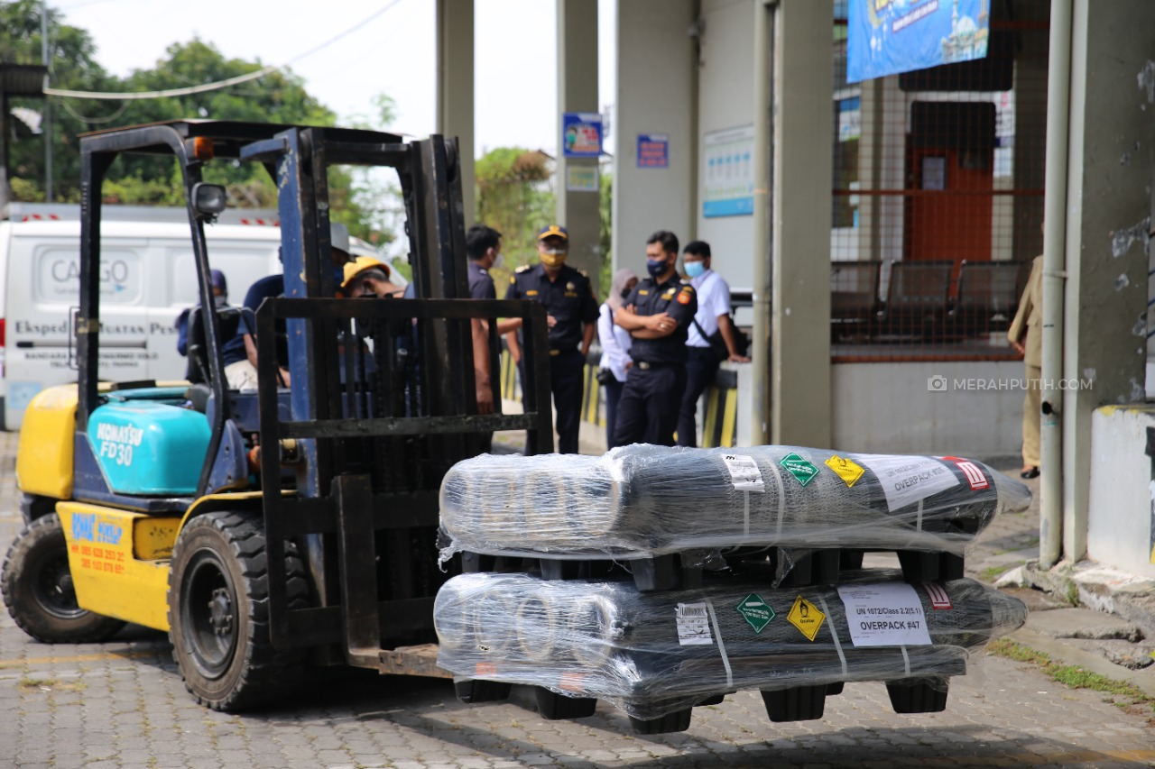 Dinkes Solo Distribusikan 200 Tabung Oksigen Bantuan Singapura RS Rujukan COVID-19