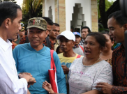 Presiden Bagikan Ribuan Paket Sembako dan Sapa Warga Solo