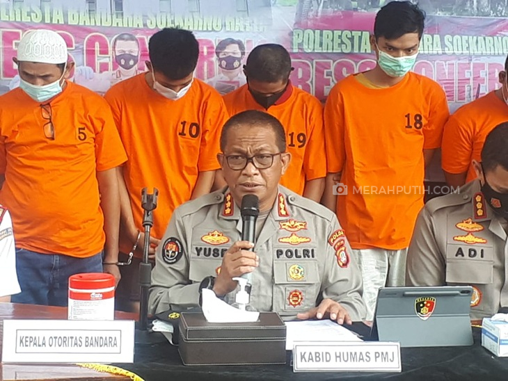Konferensi pers terkait sindikat pemalsuan surat hasil swab PCR COVID-19 di Polres Bandara Soekarno-Hatta. (Foto: MP/Kanugrahan)