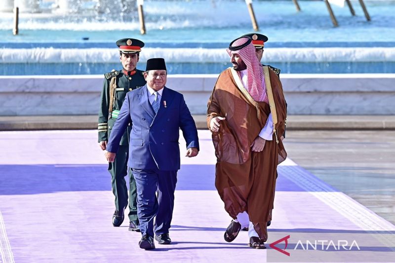 Terima Laporan KMP Tunu Pratama Jaya Tenggelam Akibat Cuaca Buruk, Ini Perintah Prabowo dari Arab Saudi