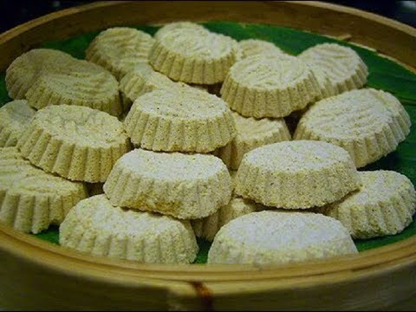 kue putu kacang