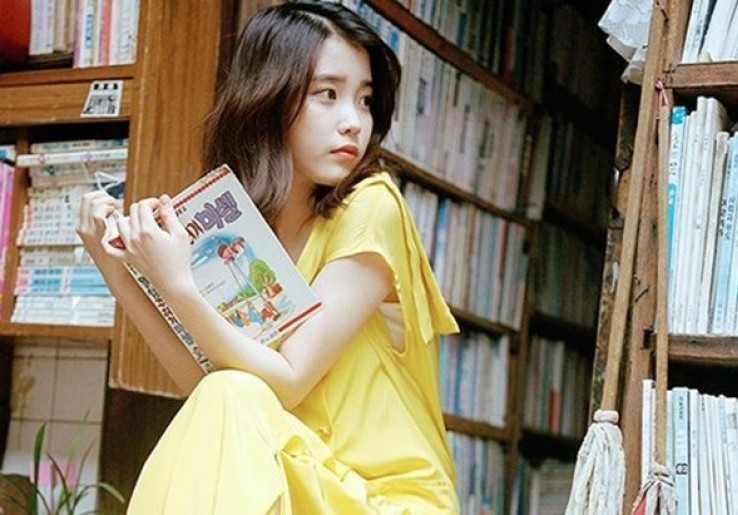 Deretan Selebritas Korea ini Ternyata Kutu Buku 