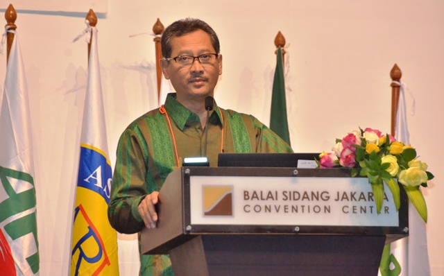 Direktur Jenderal Pelayanan Kesehatan dr. Bambang Wibowo, Sp.OG(K), MARS