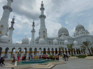 Jokowi Resmikan Masjid Raya Sheikh Zayed 14 November