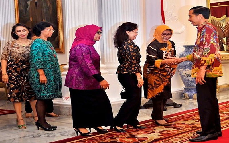 Yenti Ganarsih bersama tim pansel capim KPK bertemu Presiden Jokowi