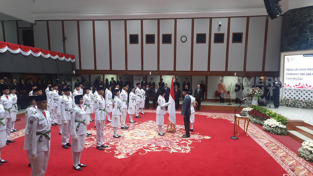 Istana Putuskan Paskibraka Putri Bisa Pakai Hijab Saat Pengibaran Bendera