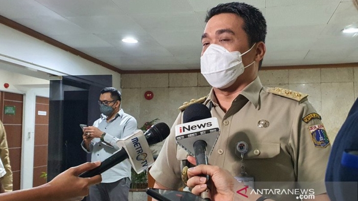 Wakil Gubernur DKI Jakarta Ahmad Riza Patria di Balai Kota Jakarta, Selasa (29/12/2020). (ANTARA/Livia Kristianti)