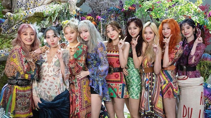 'More & More' dari TWICE Jadi Album Girl Group Paling Laris