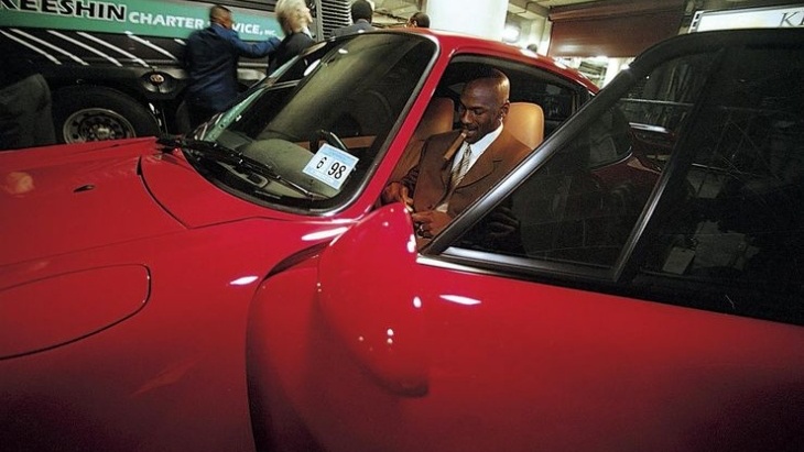 4 Koleksi Mobil Michael Jordan yang Terlihat di The Last Dance