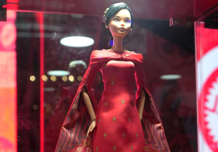 Bersama Indonesia Rayakan HUT Ke-80, Mattel Rilis Boneka Barbie One-of-a-Kind, Tampilan Anggun Bergaun Batik