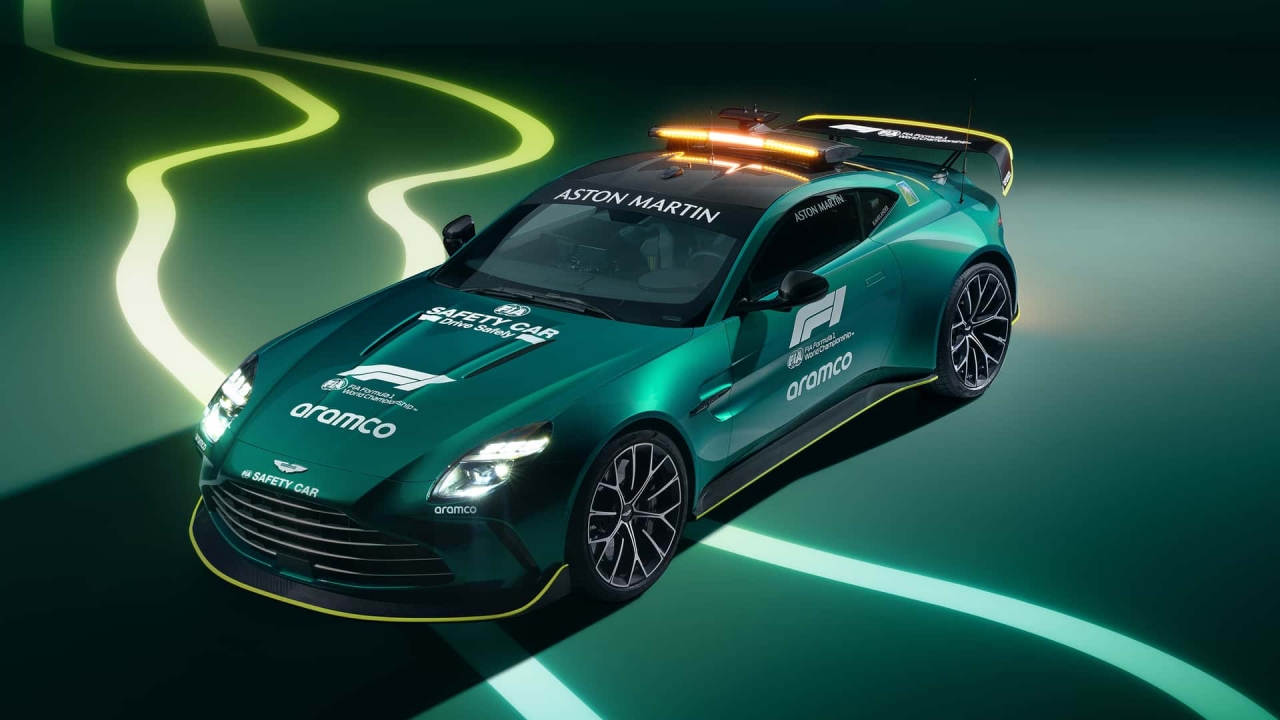 F1 Andalkan Aston Martin Vantage sebagai Mobil Safety Car 2024