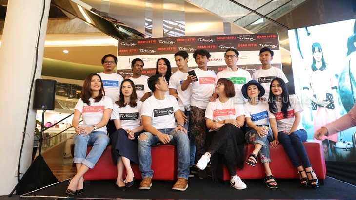 Film 'Terbang Menembus Langit', Kisah Perjuangan Hidup Orang Biasa yang Tidak Kenal Menyerah