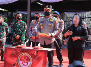 Polri Bagikan 272 Ribu Paket Sembako untuk Warga Terdampak COVID-19