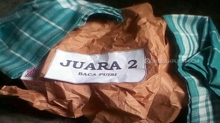Apes, Menang Lomba Baca Puisi Malah Dapat Hadiah Serbet